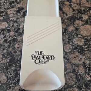 Pampered Chef Adjustable Measuring Cup